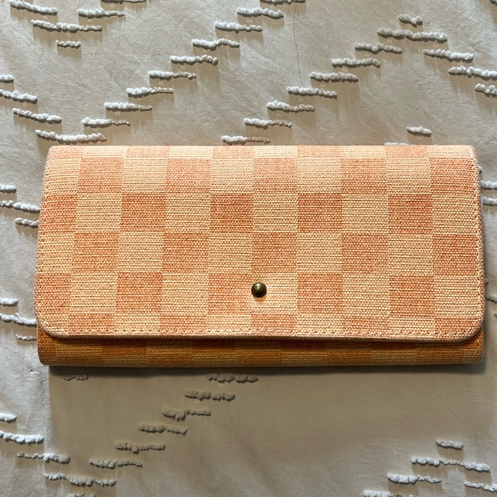 Universal Thread-tri-fold wallet
